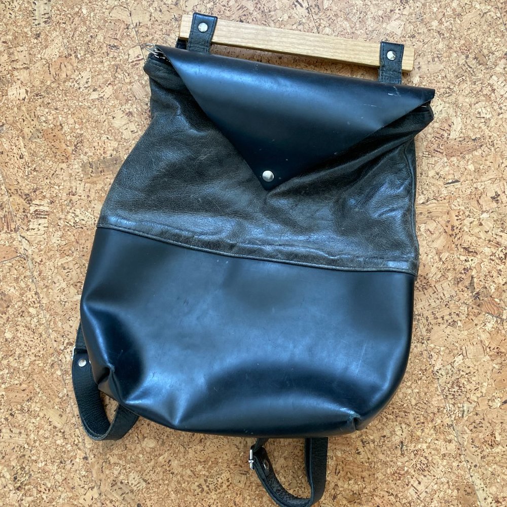 VIENAGE Leather and vinyl backpack with wooden handle